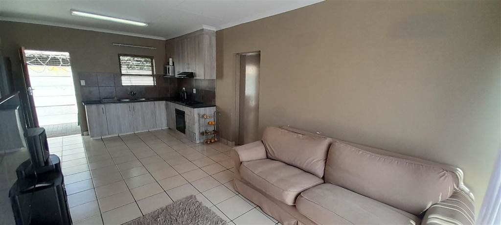 3 Bed Townhouse in Ermelo photo number 5