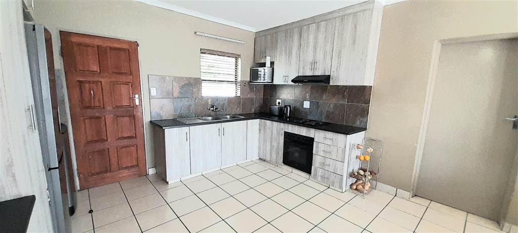 3 Bed Townhouse in Ermelo photo number 7