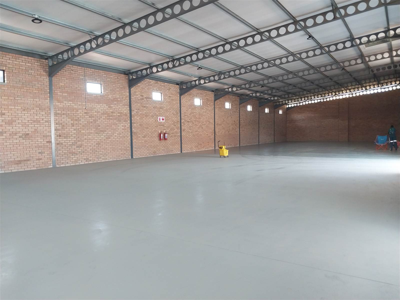 893  m² Commercial space in Waterval East photo number 12