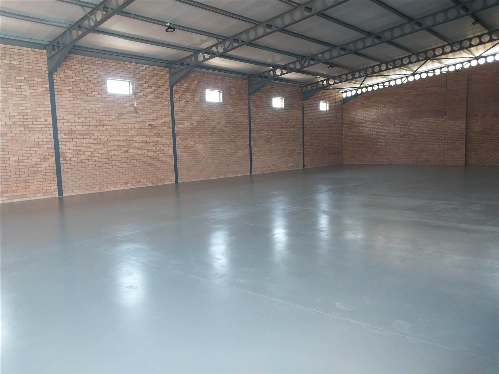 893  m² Commercial space in Waterval East photo number 3