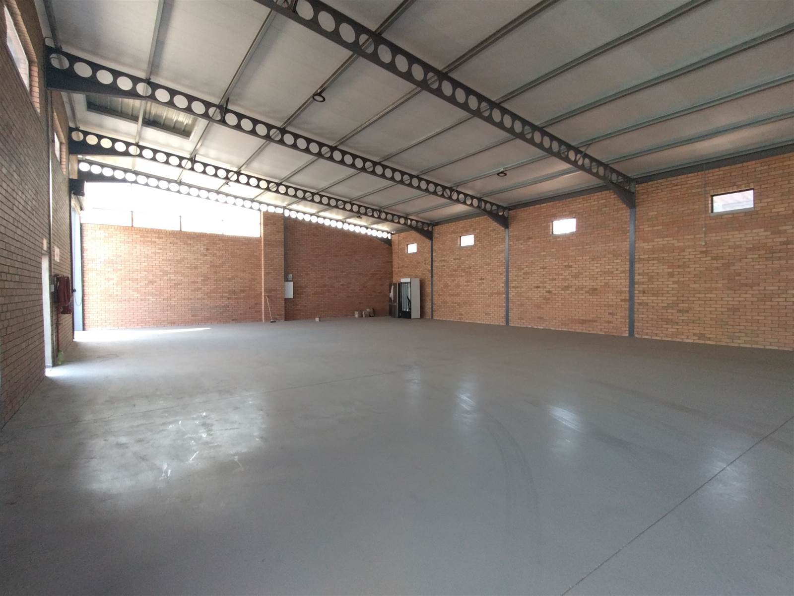893  m² Commercial space in Waterval East photo number 14