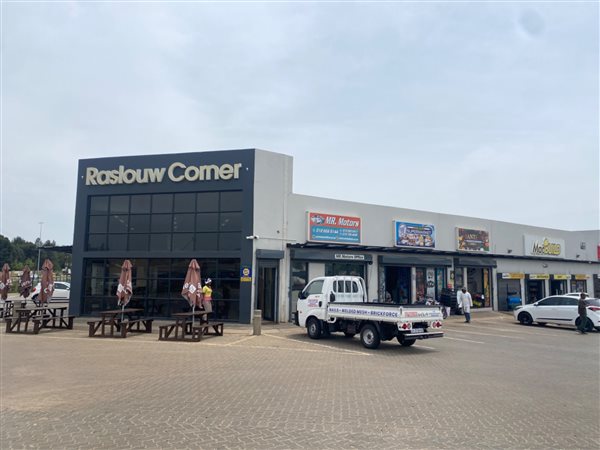 86  m² Retail Space in Raslouw