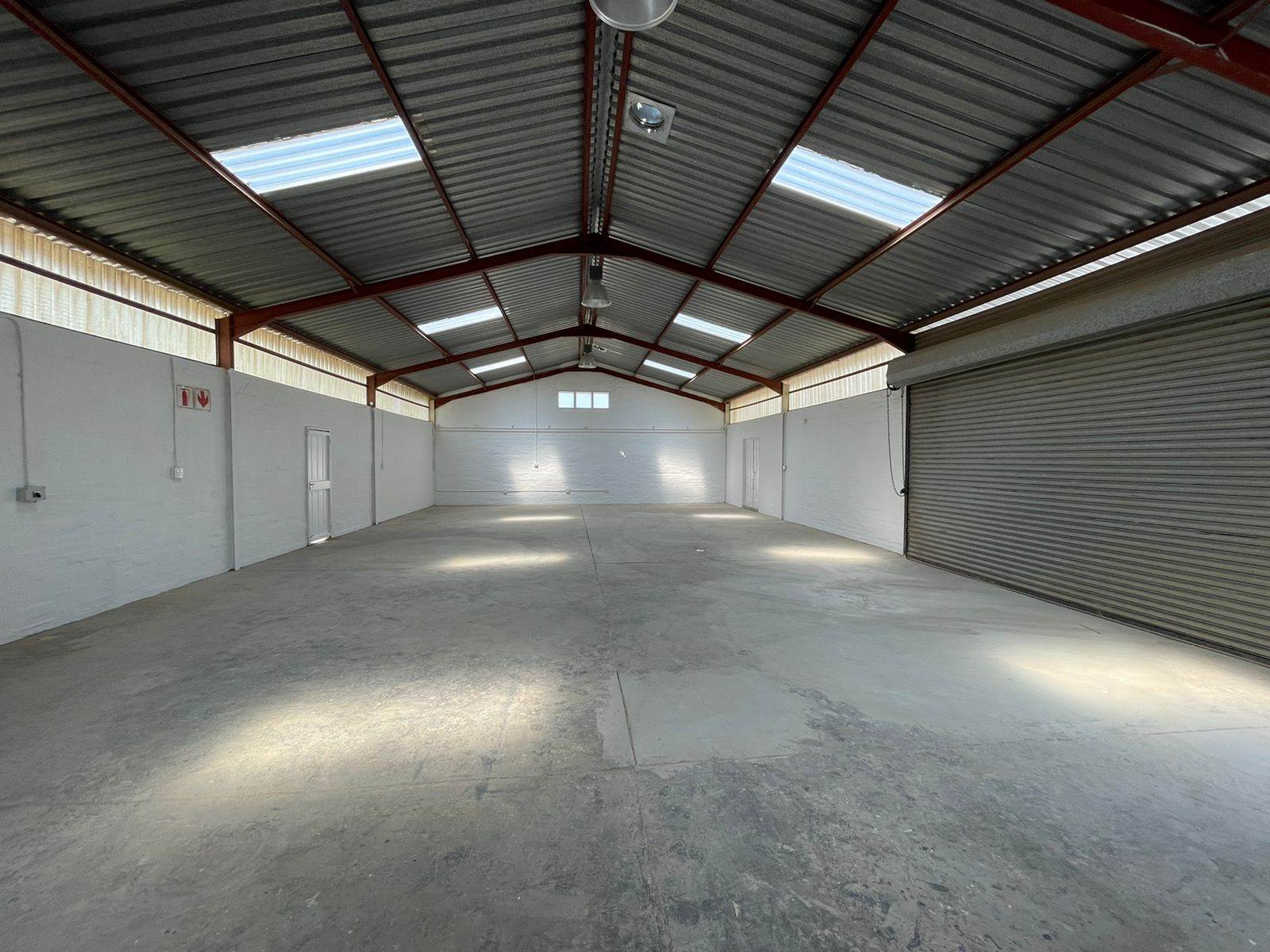 200  m² Industrial space in Laser Park photo number 4