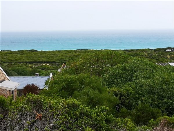 833 m² Land available in Pearly Beach