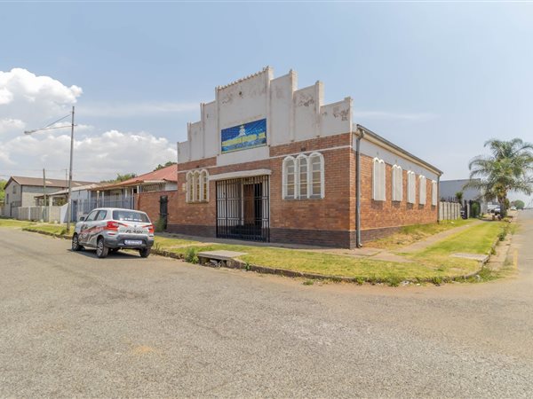 248  m² Commercial space