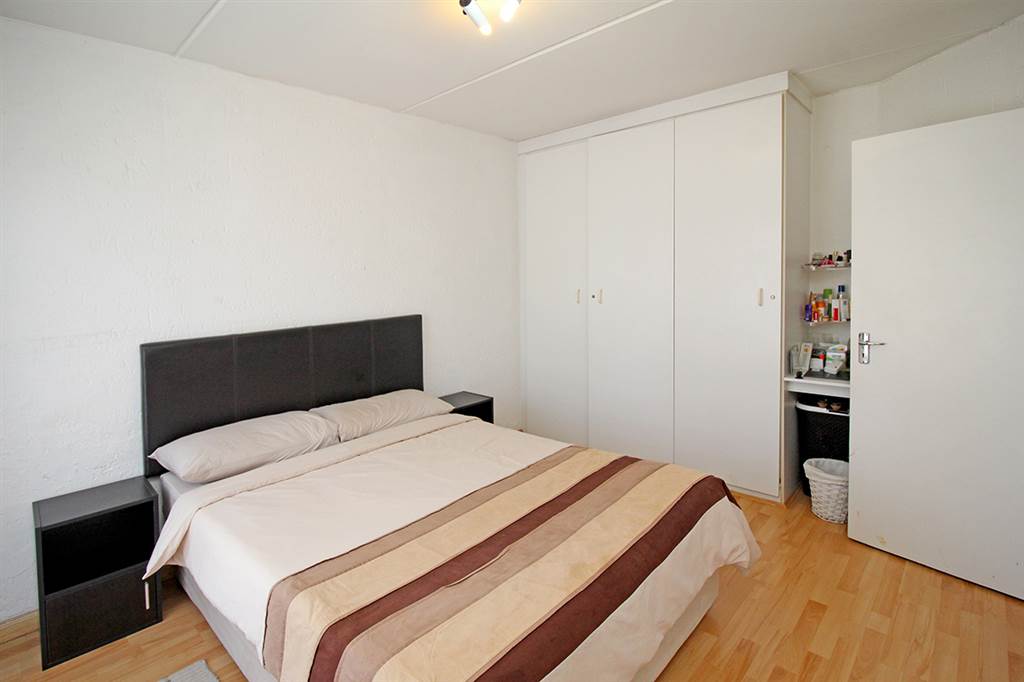 1 Bed Apartment in Morningside photo number 13
