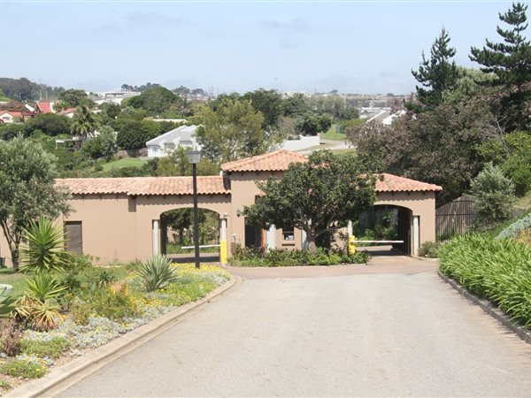 3227 m² Land available in The Hill Estate