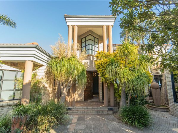6 Bedroom House 6 Bedroom House