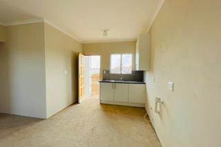 2 Bed House in Leondale photo number 6