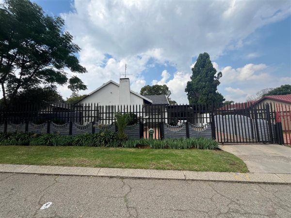 3 Bedroom House 3 Bedroom House