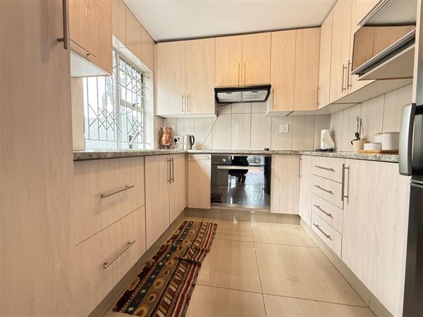 3 Bedroom Duplex 3 Bedroom Duplex