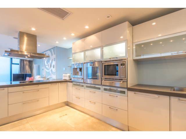 3 Bed Penthouse in Umhlanga Rocks photo number 4