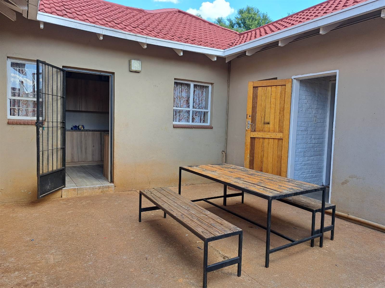 4 Bed House in Carletonville photo number 12