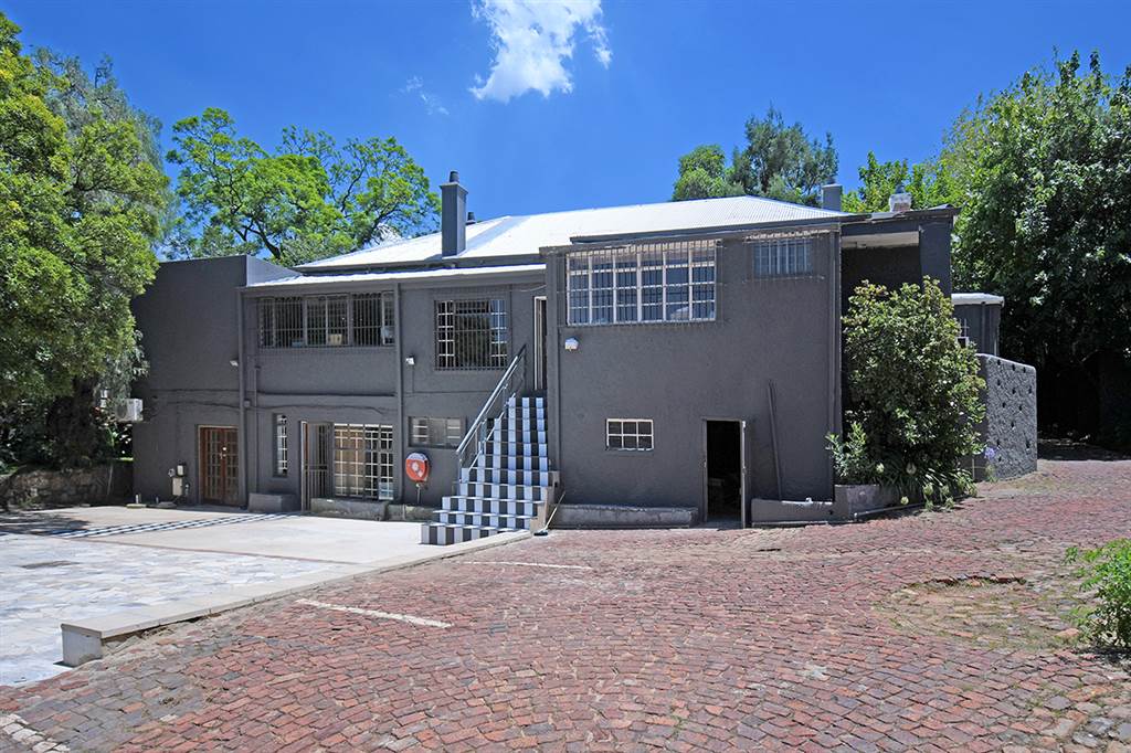 4 Bed House in Parktown photo number 5