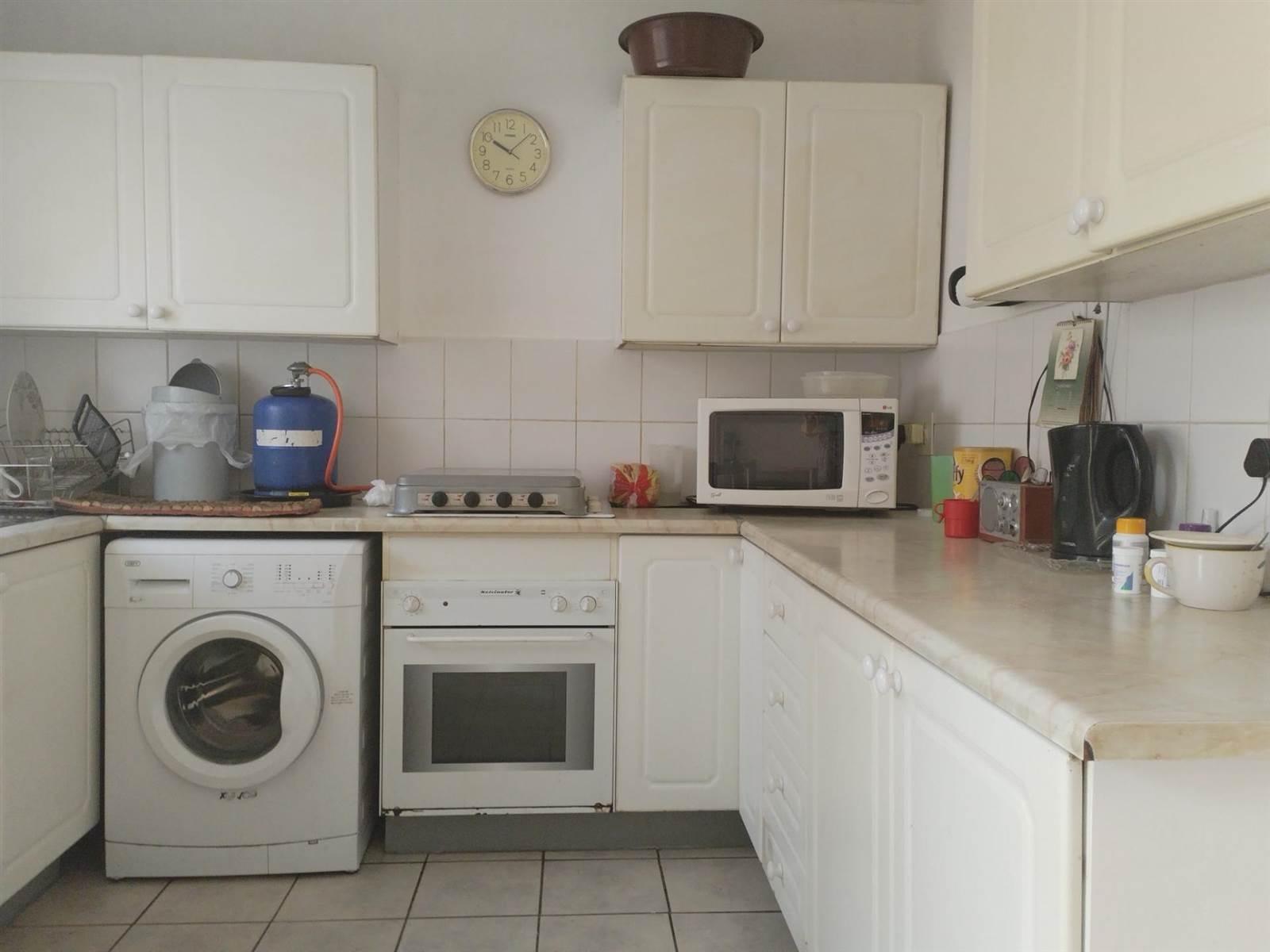 2 Bed Townhouse in Parktown Estate photo number 12