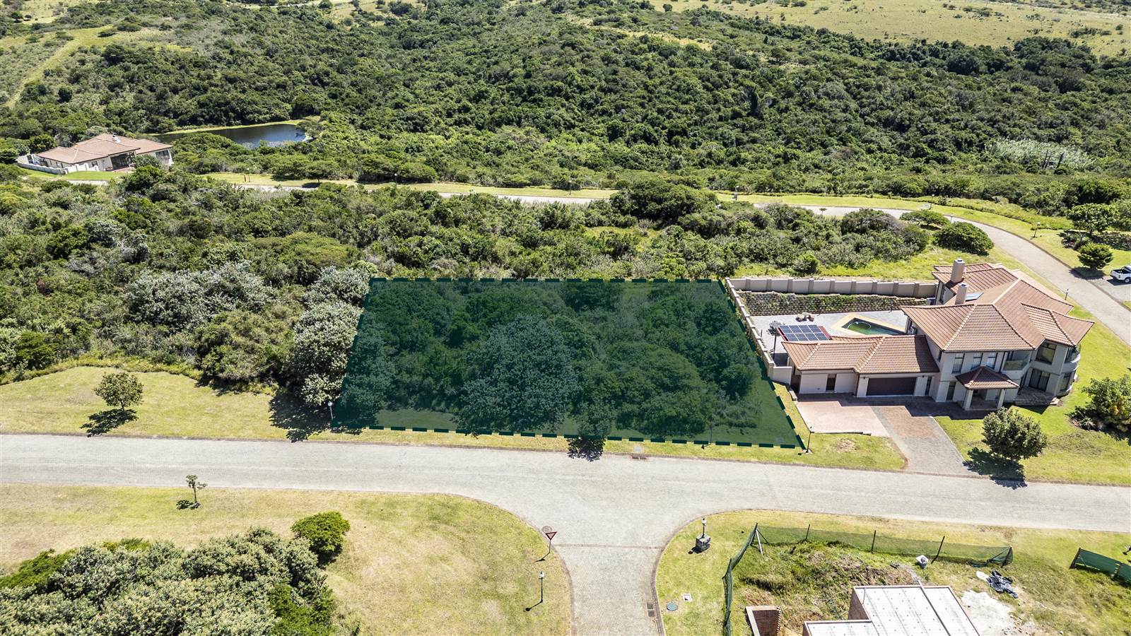 1142 m² Land available in Khamanga Bay photo number 4