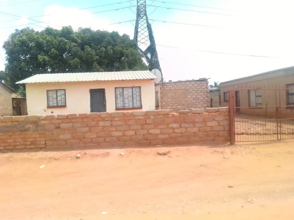 2 Bed House in Mamelodi East photo number 3