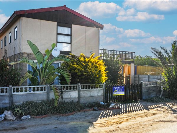 4 Bedroom House 4 Bedroom House