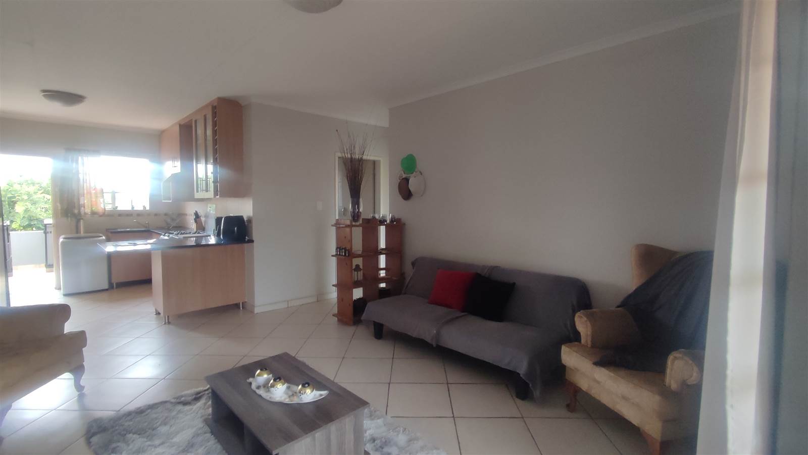 2 Bed Apartment in Riversdale photo number 4