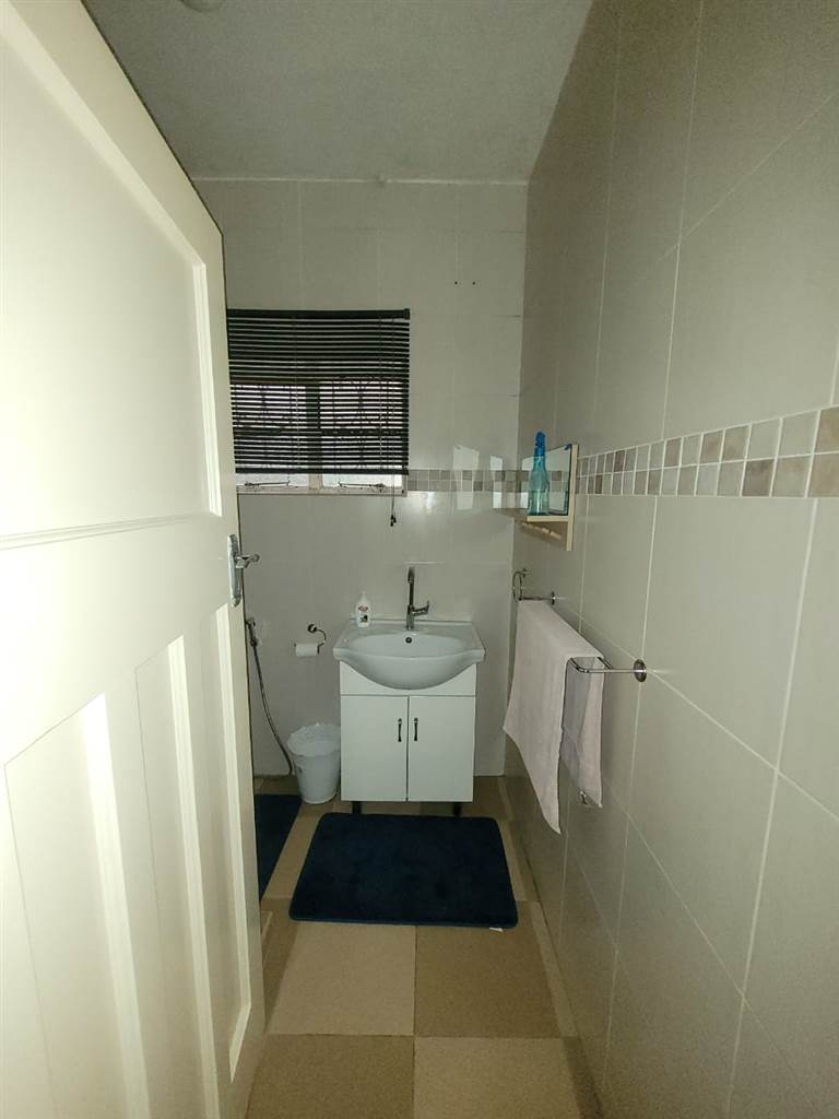 3.5 Bed Apartment in Musgrave photo number 24