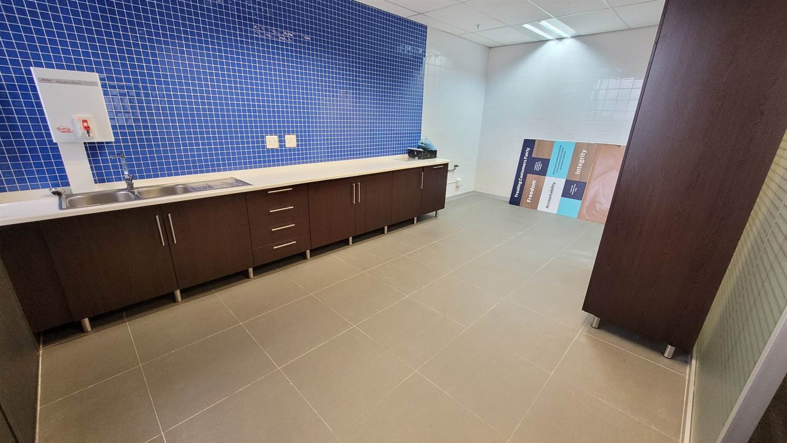 507  m² Office Space in Menlyn photo number 10