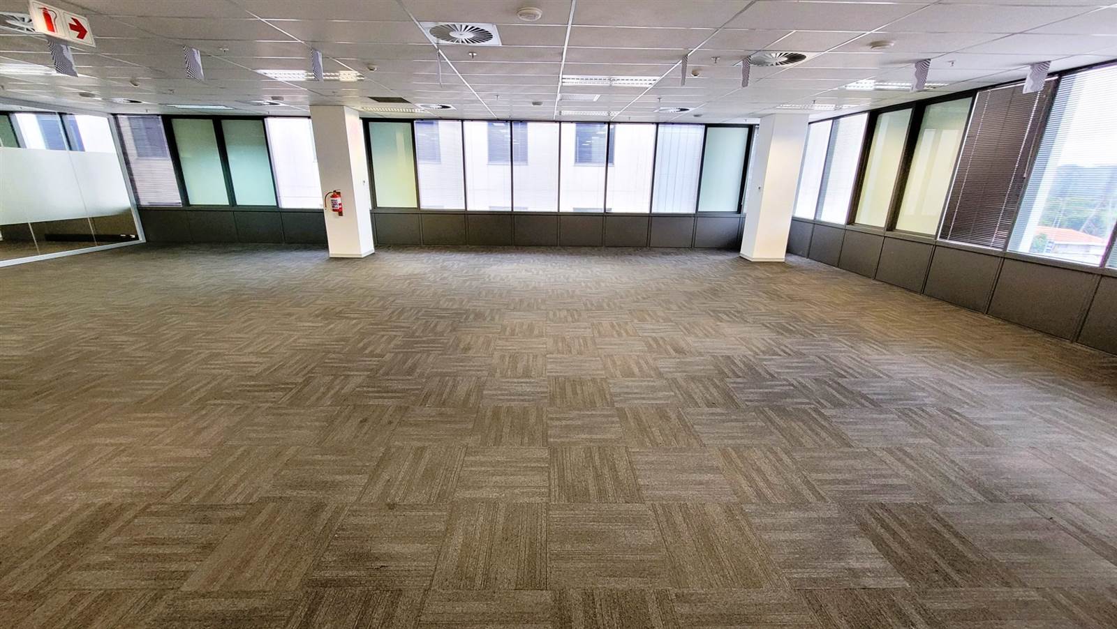 507  m² Office Space in Menlyn photo number 8
