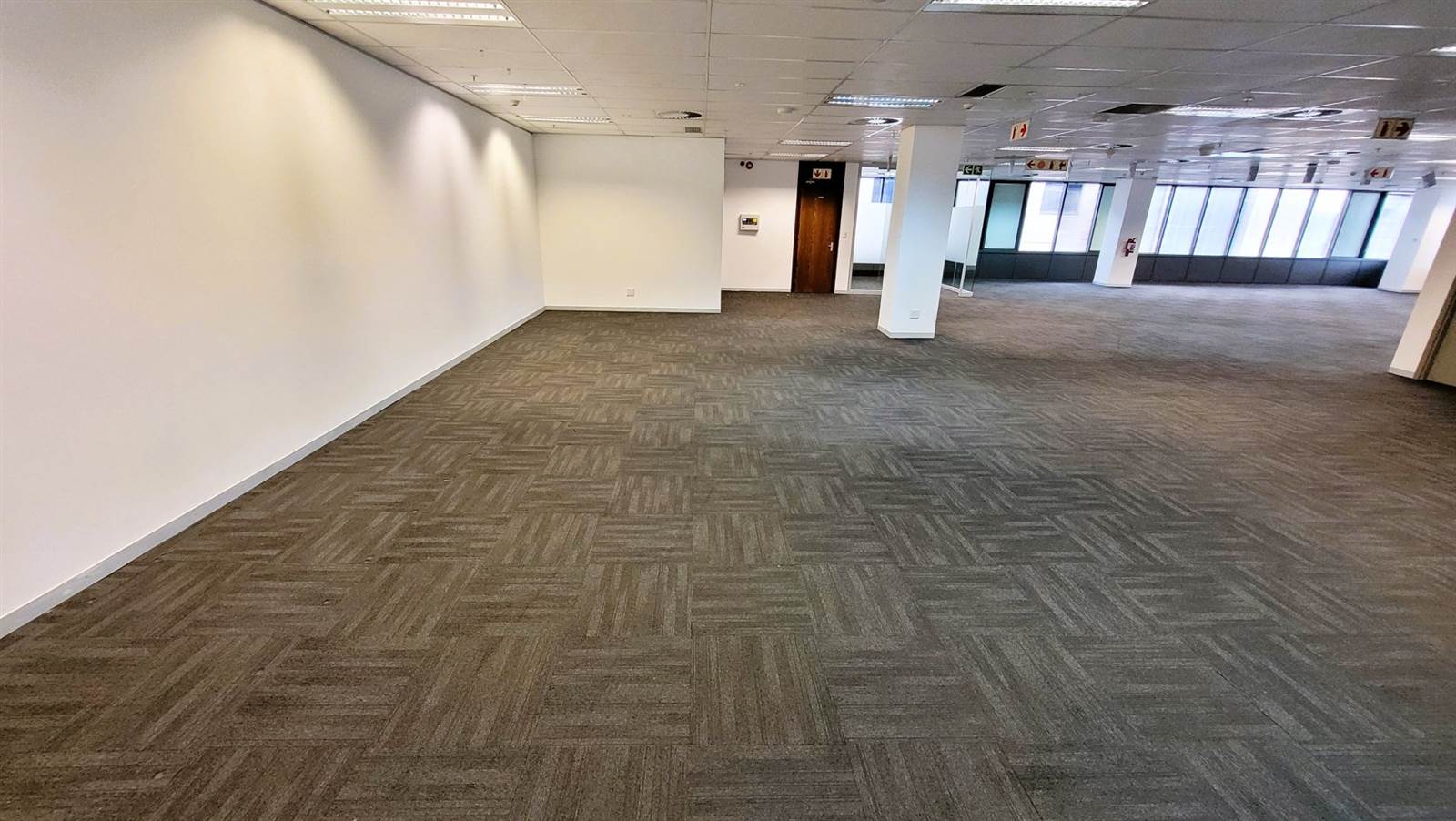 507  m² Office Space in Menlyn photo number 4