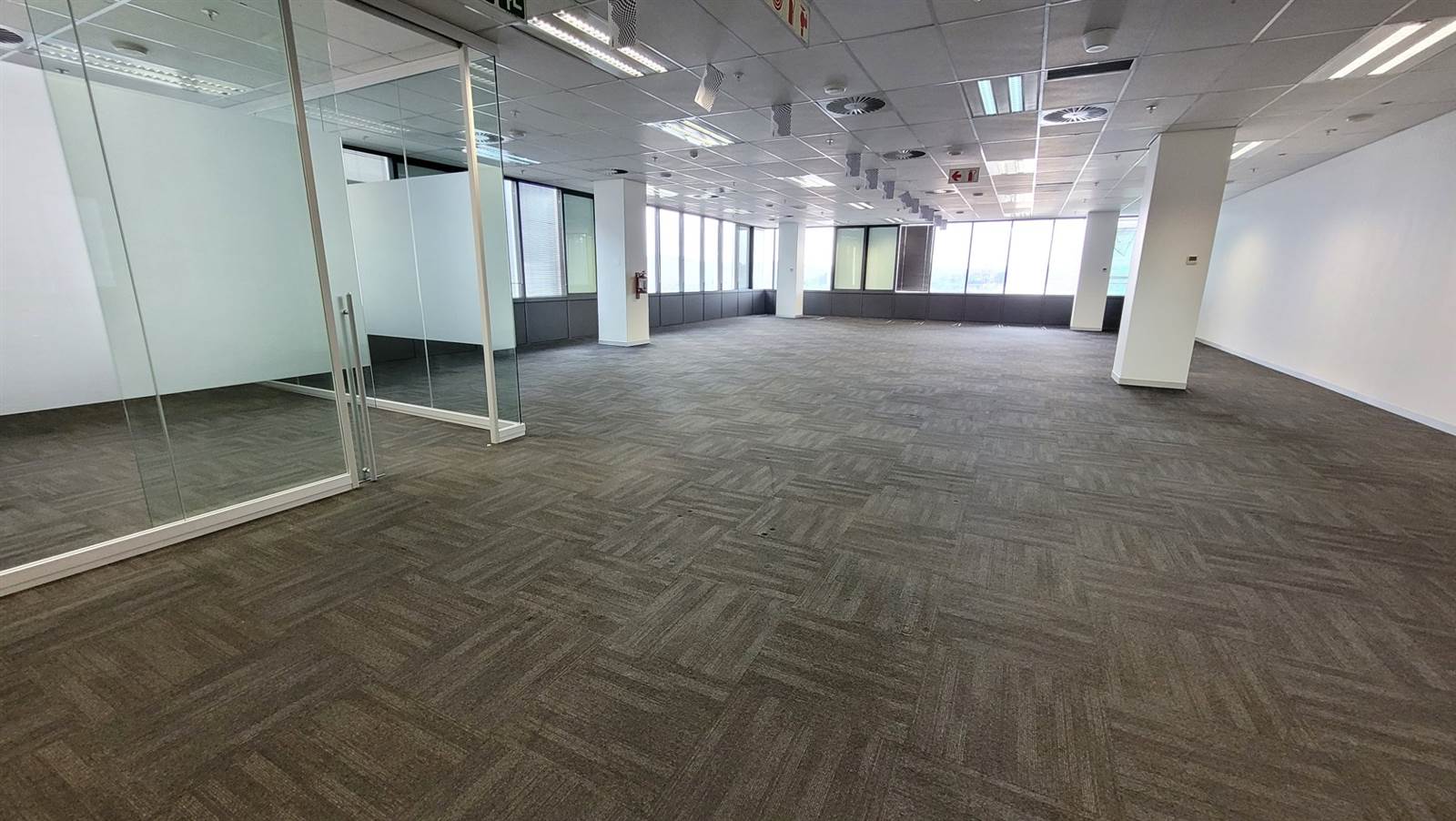 507  m² Office Space in Menlyn photo number 13
