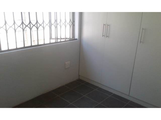 2 Bed House in Parktown Estate photo number 7