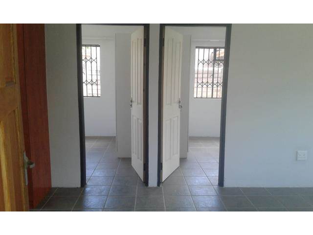 2 Bed House in Parktown Estate photo number 6