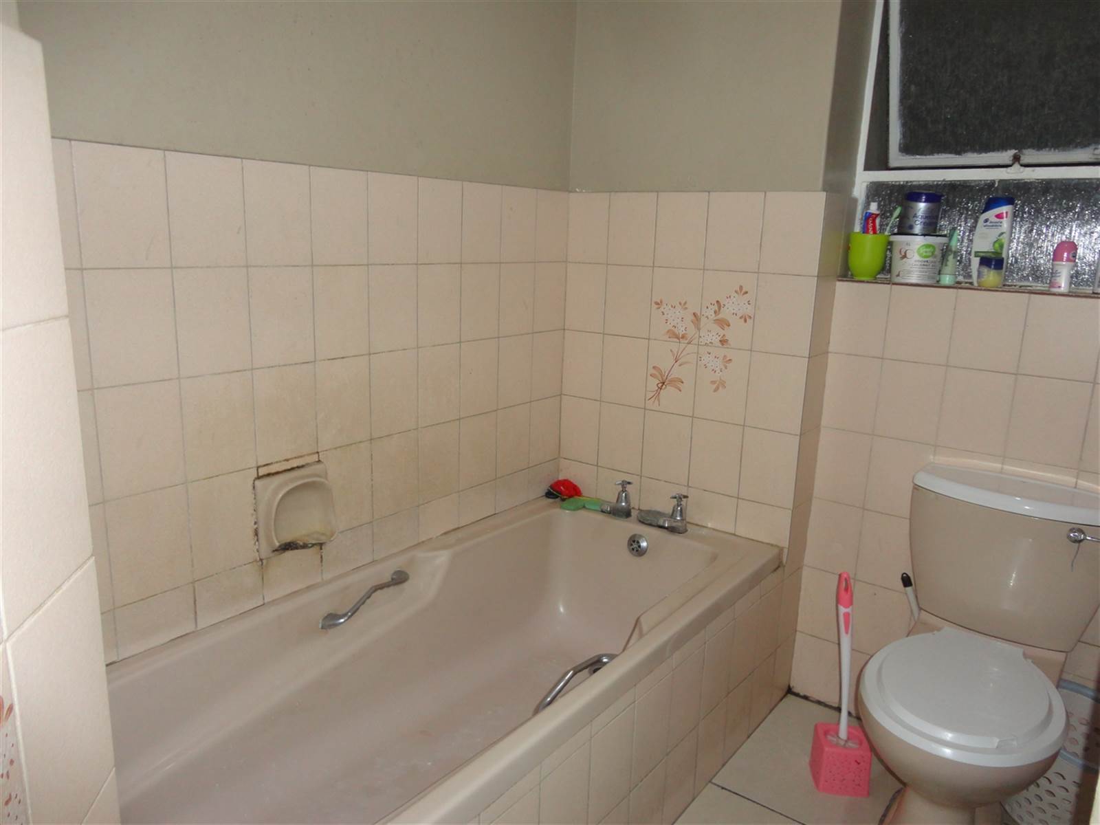 2 Bed Flat in Southernwood photo number 15