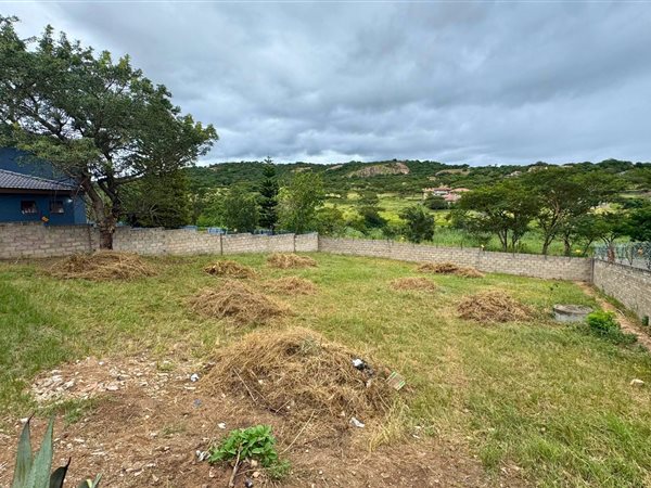 678 m² Land