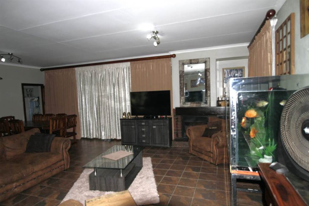 5 Bed House in Ermelo photo number 7