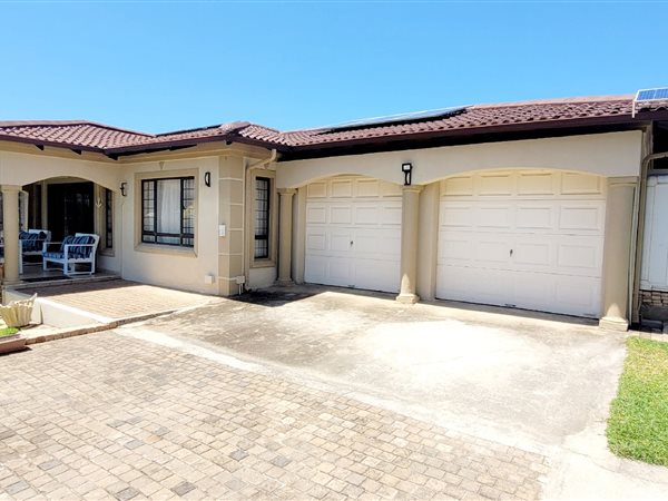 3 Bed Townhouse in Uvongo