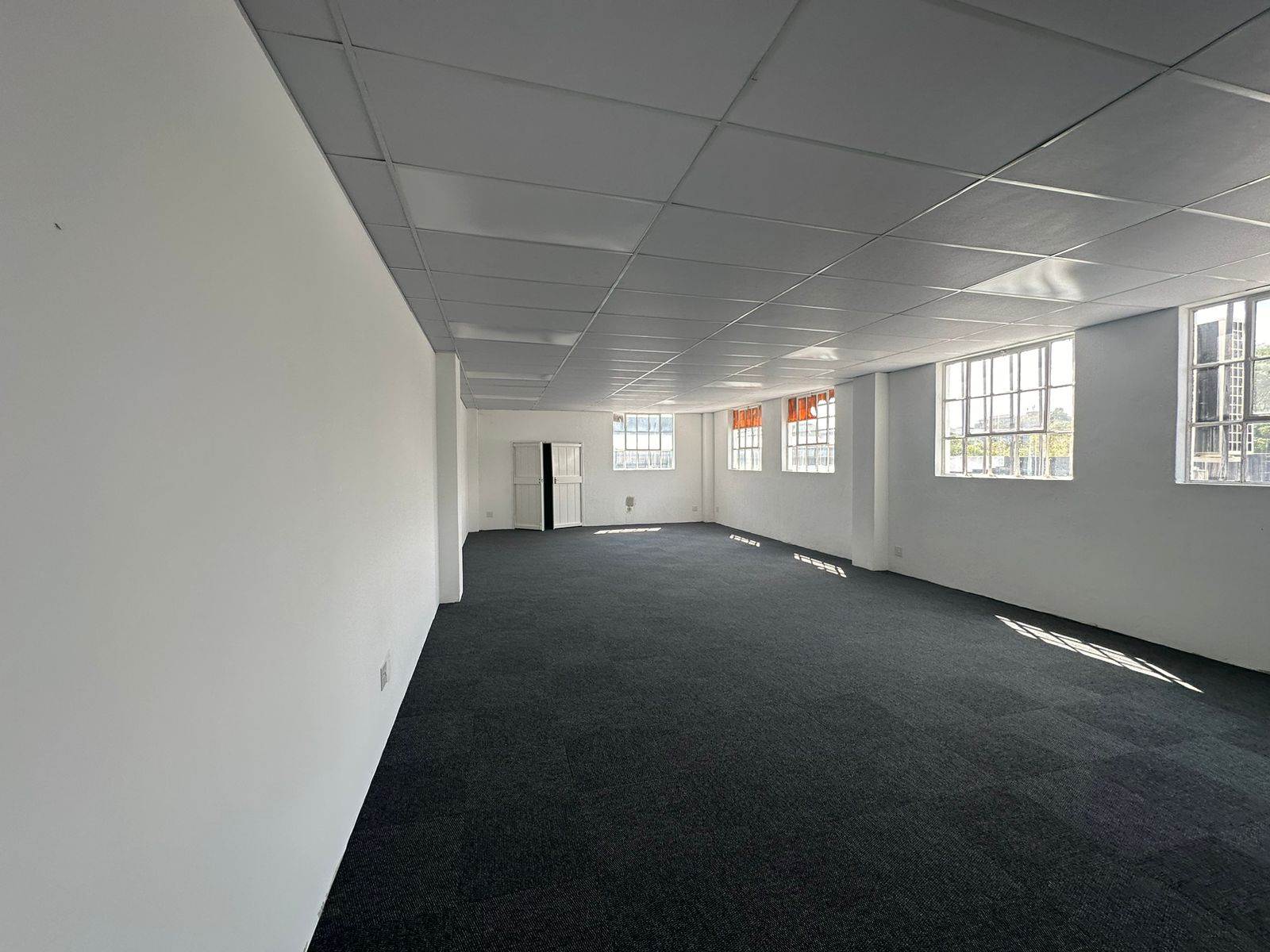 80  m² Commercial space in New Redruth photo number 5
