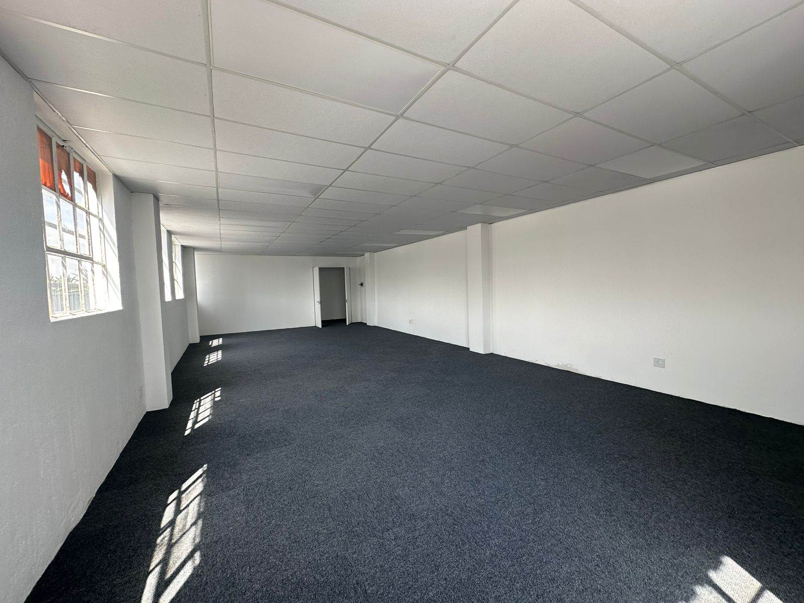 80  m² Commercial space in New Redruth photo number 10