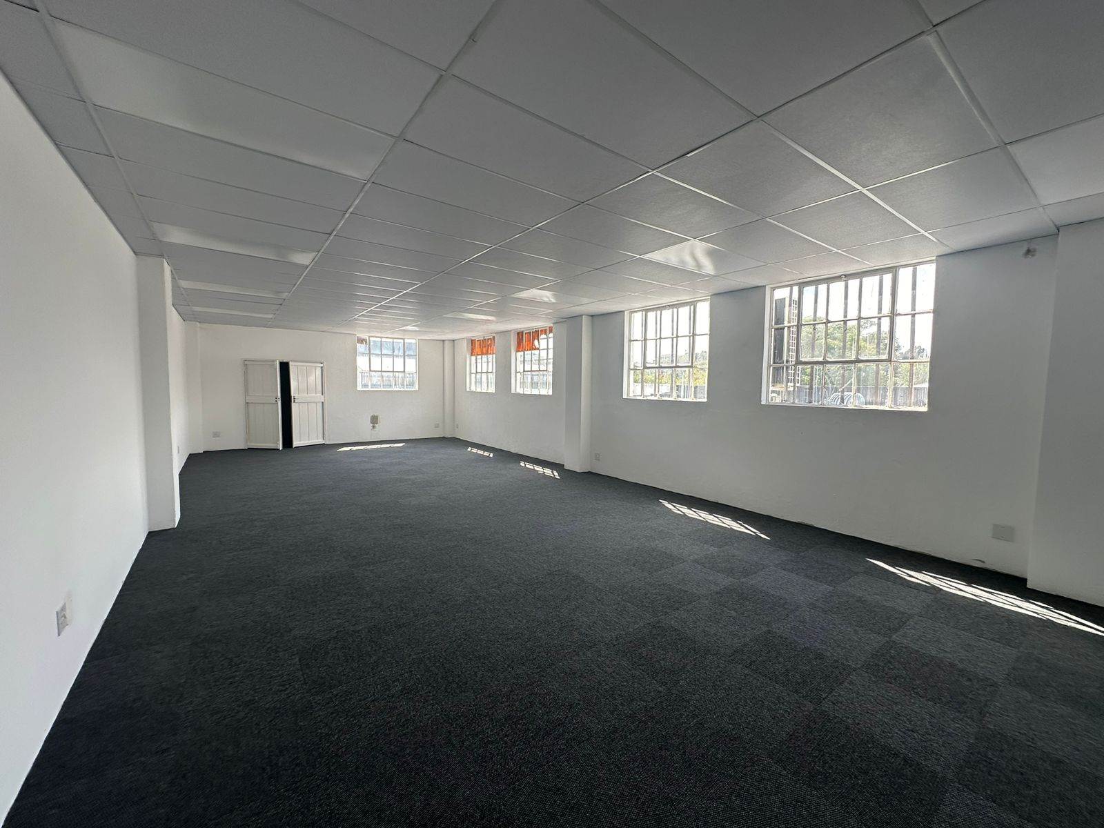 80  m² Commercial space in New Redruth photo number 7