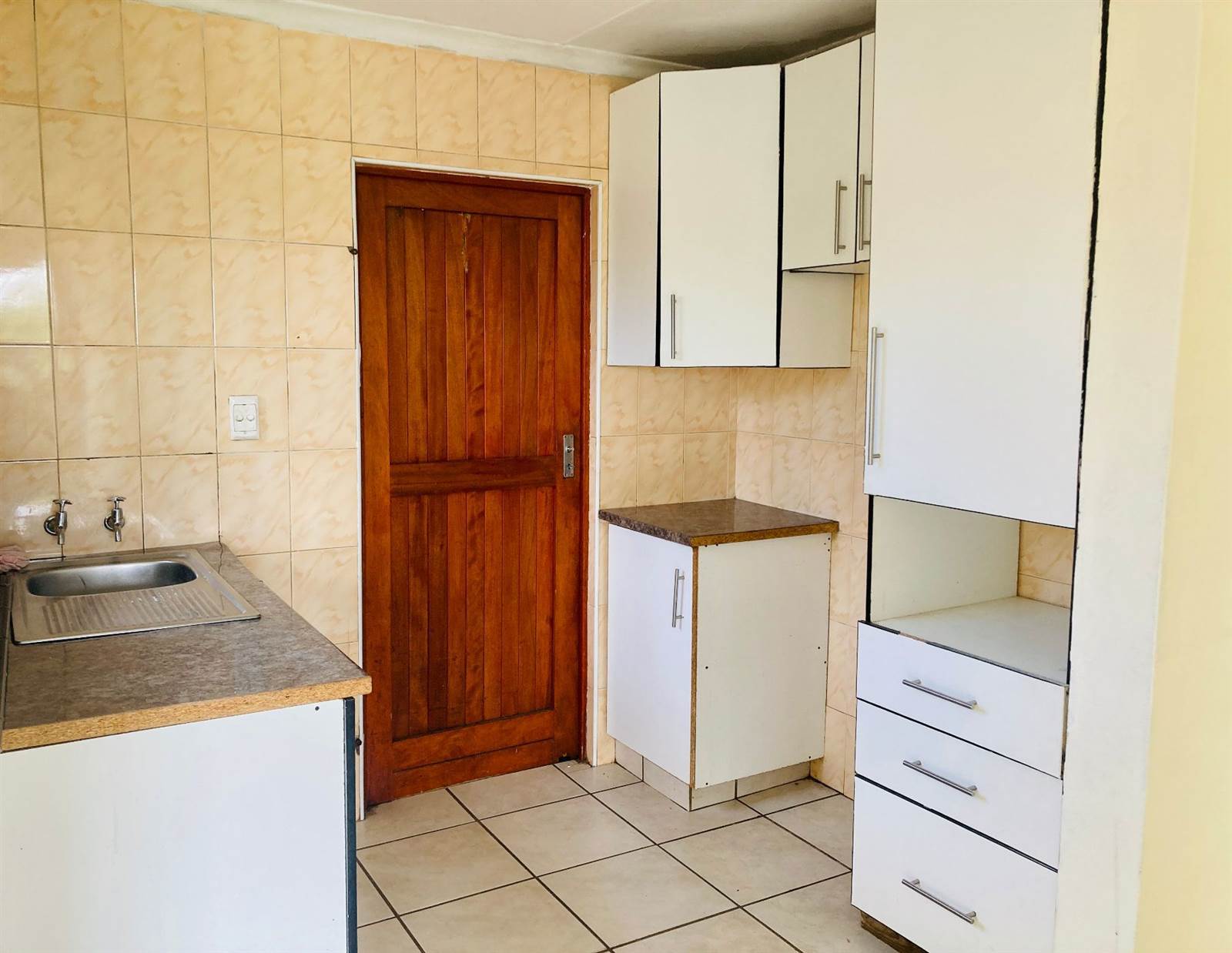 3 Bed House in Kokstad photo number 4