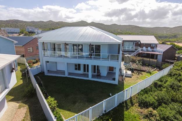3 Bed House in Stilbaai photo number 27