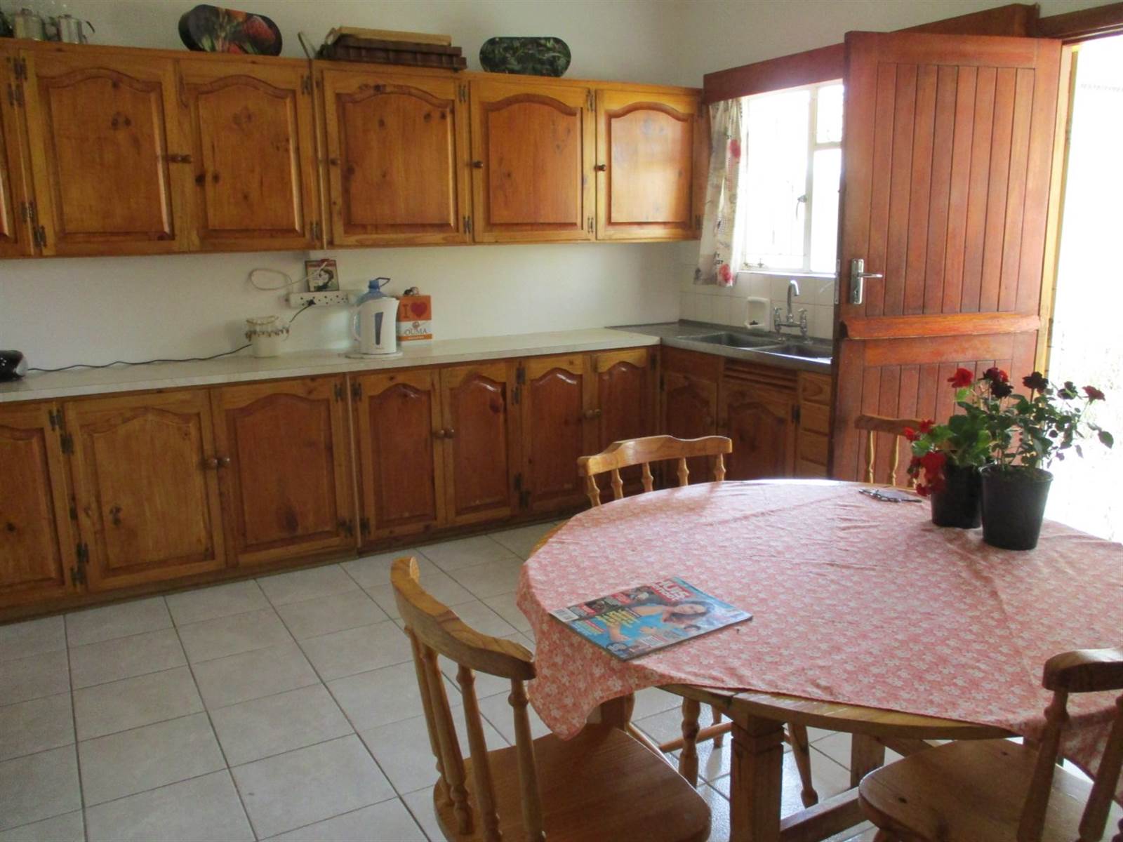 4 Bed House in Graaff Reinet photo number 13