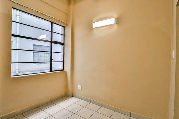 1 Bed Apartment in City & Suburban (Maboneng) photo number 6