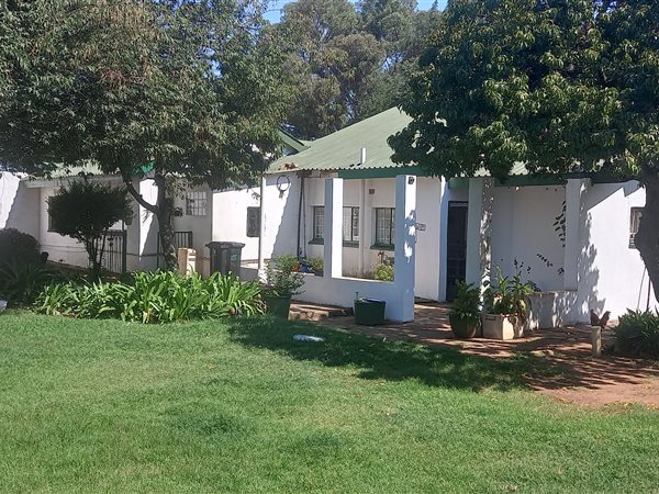 2.1 ha Smallholding in Elandsfontein AH