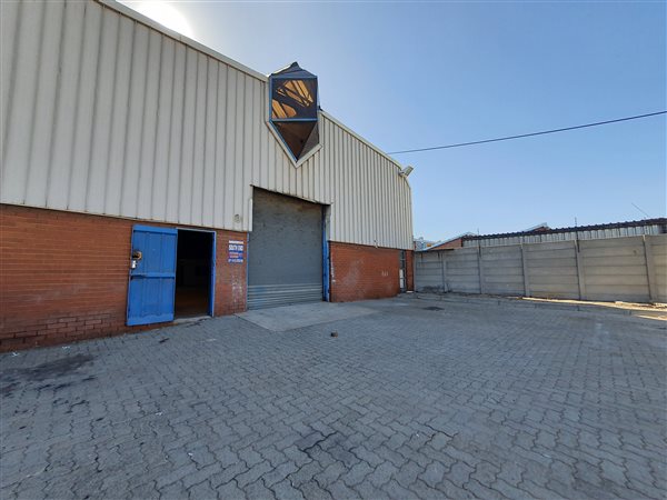 458  m² Industrial space