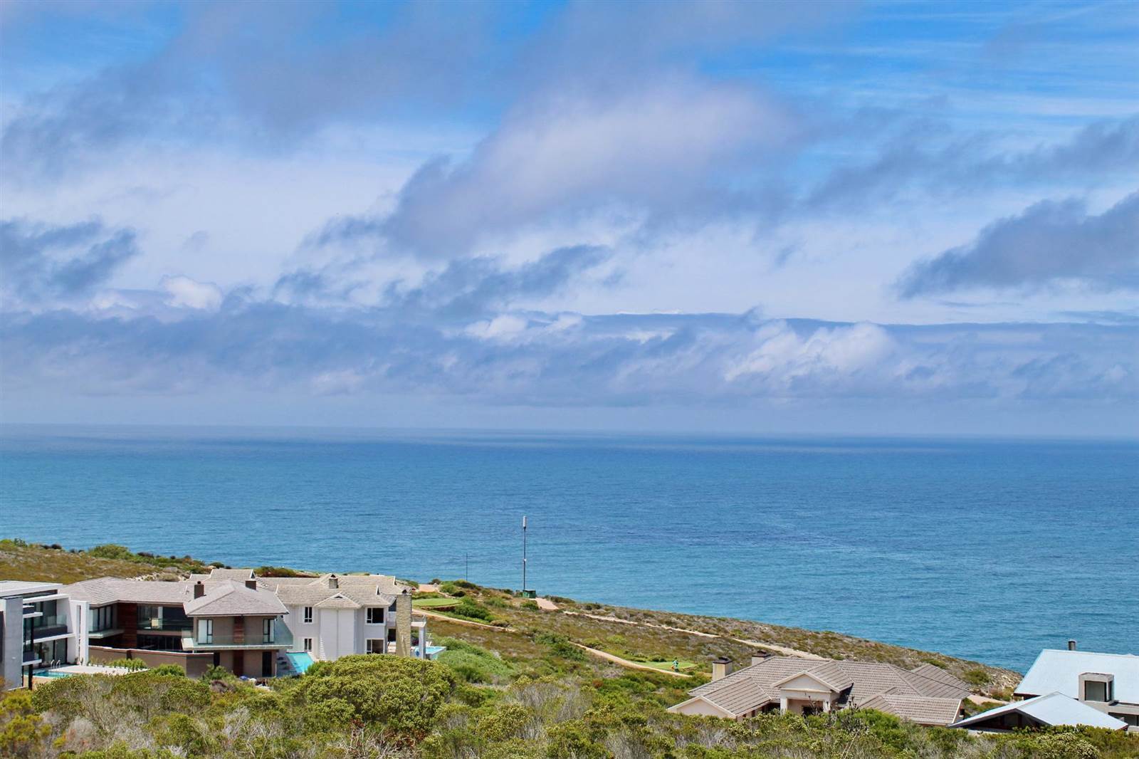 1335 m² Land available in Pinnacle Point Golf Estate photo number 2