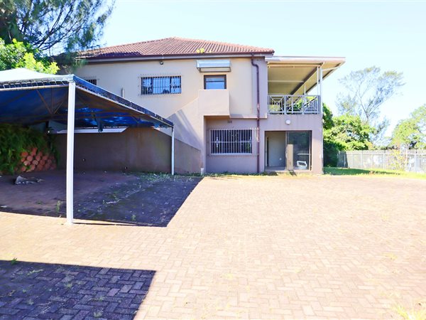 6 Bed House in Port Edward