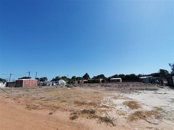 1897 m² Land available in Malmesbury