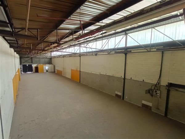 403  m² Industrial space