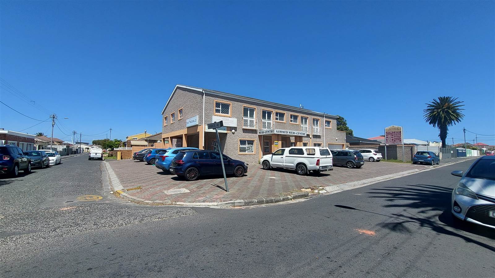 130  m² Commercial space in Athlone photo number 1