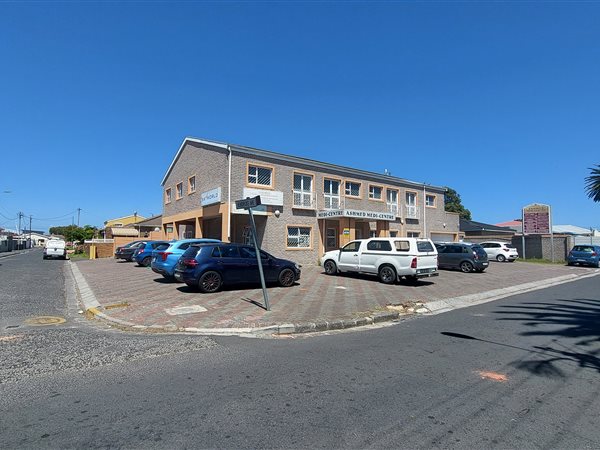130  m² Commercial space in Athlone