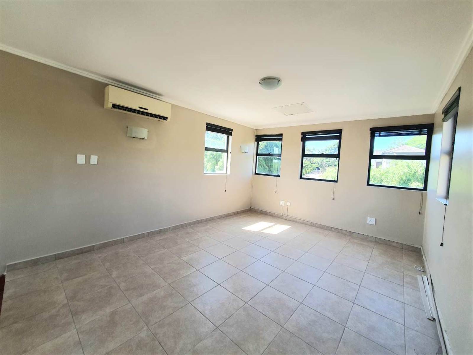 2 Bed Apartment in Palm Lakes Estate photo number 7